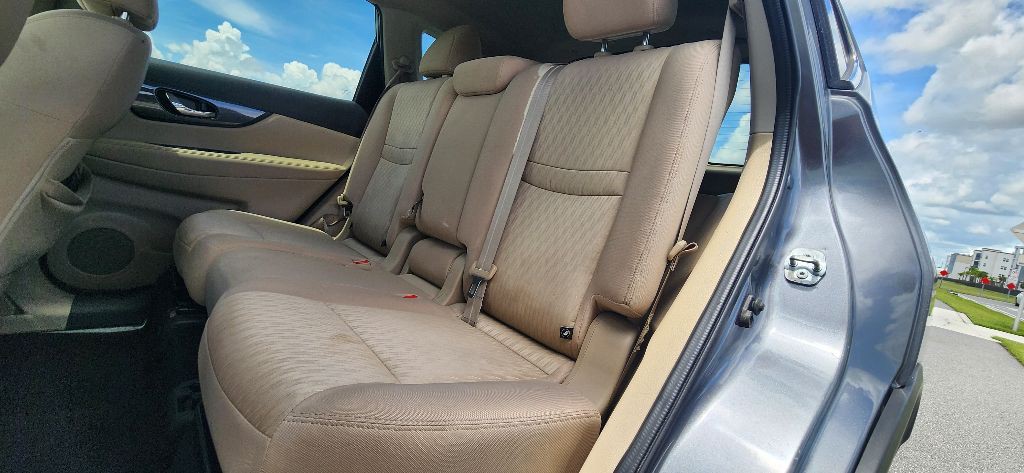 2017 Nissan Rogue Image 17