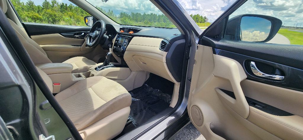 2017 Nissan Rogue Image 19