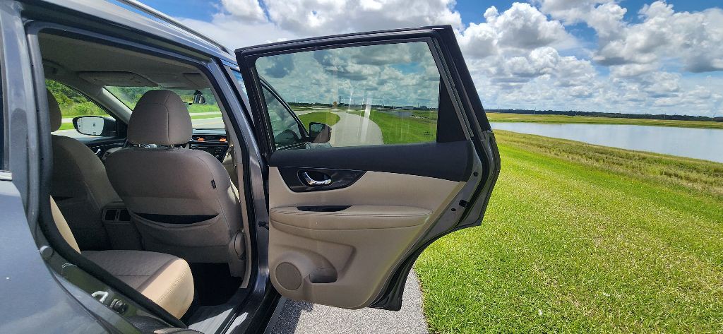 2017 Nissan Rogue Image 21