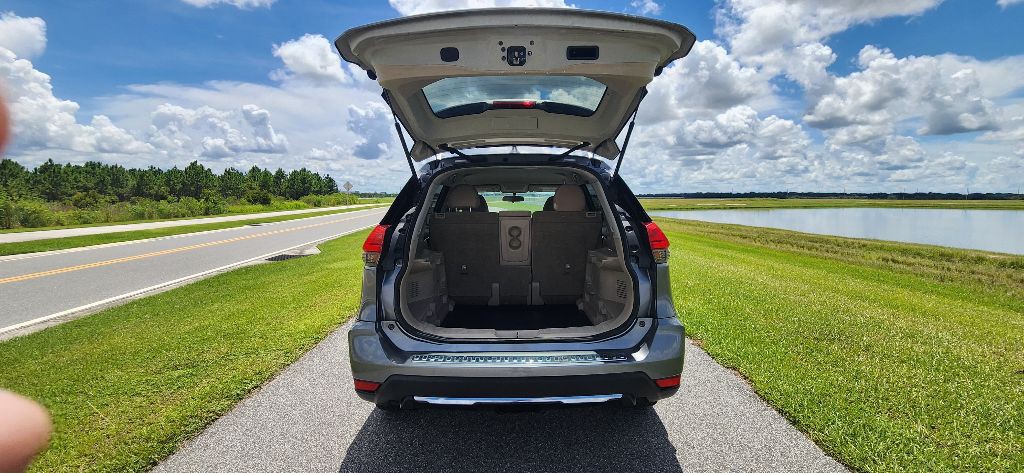 2017 Nissan Rogue Image 24