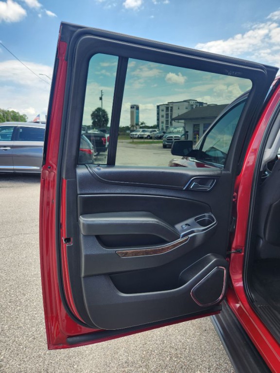 2015 Chevrolet Suburban Image 15