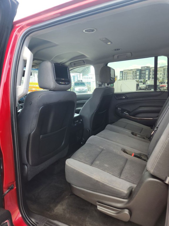2015 Chevrolet Suburban Image 16