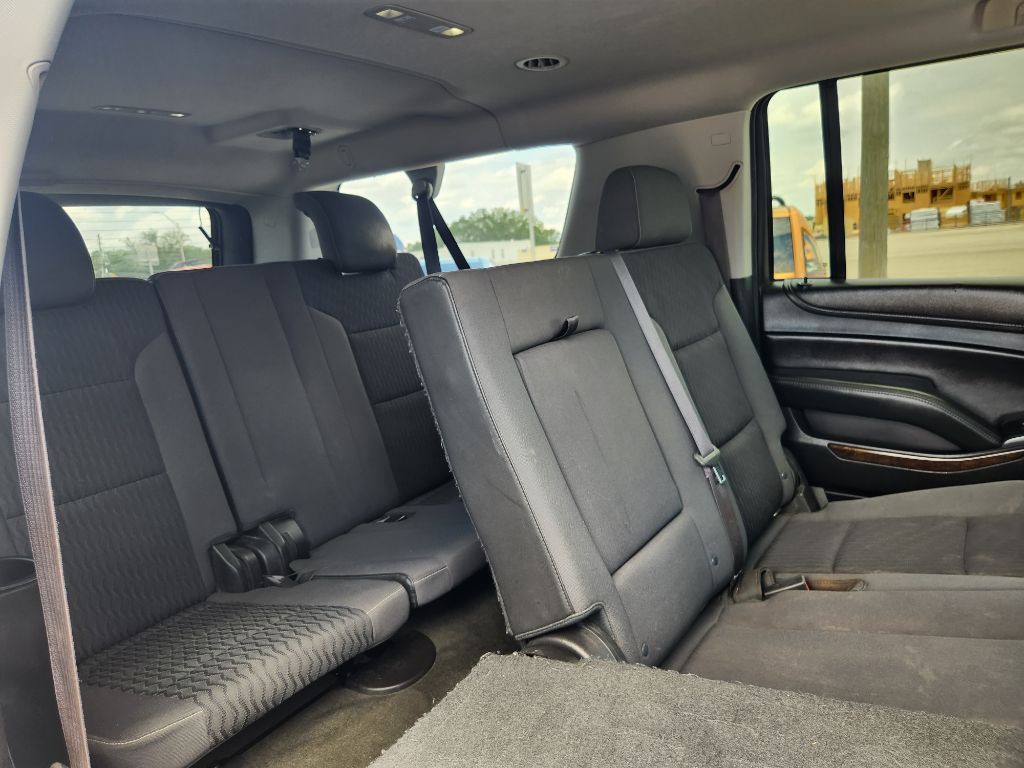 2015 Chevrolet Suburban Image 25