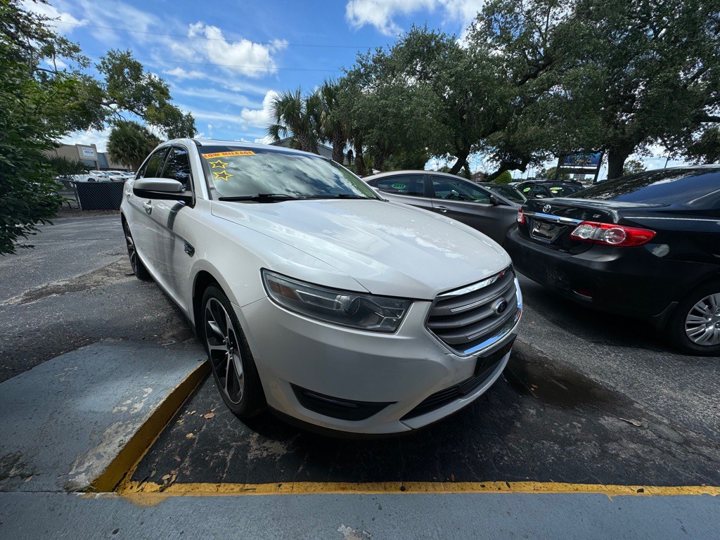 2014 Ford Taurus Image 2