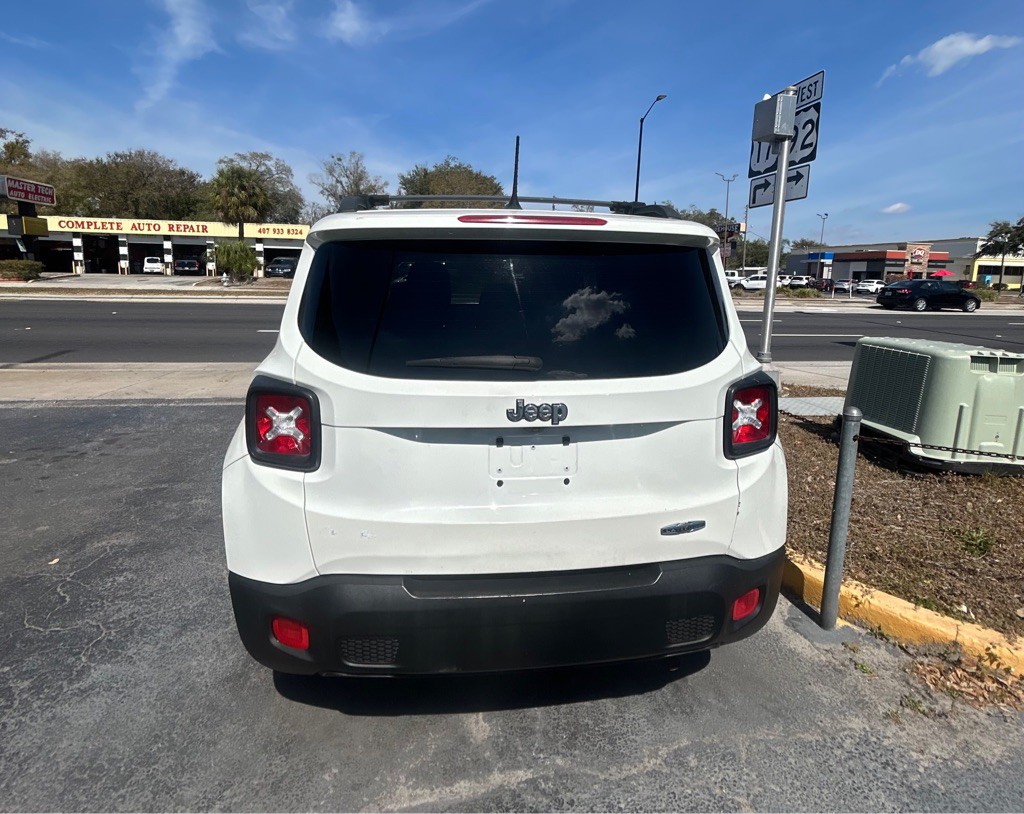 2017 Jeep Renegade Image 4