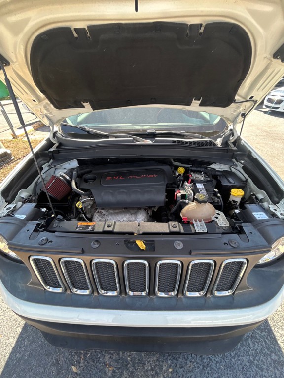 2017 Jeep Renegade Image 9