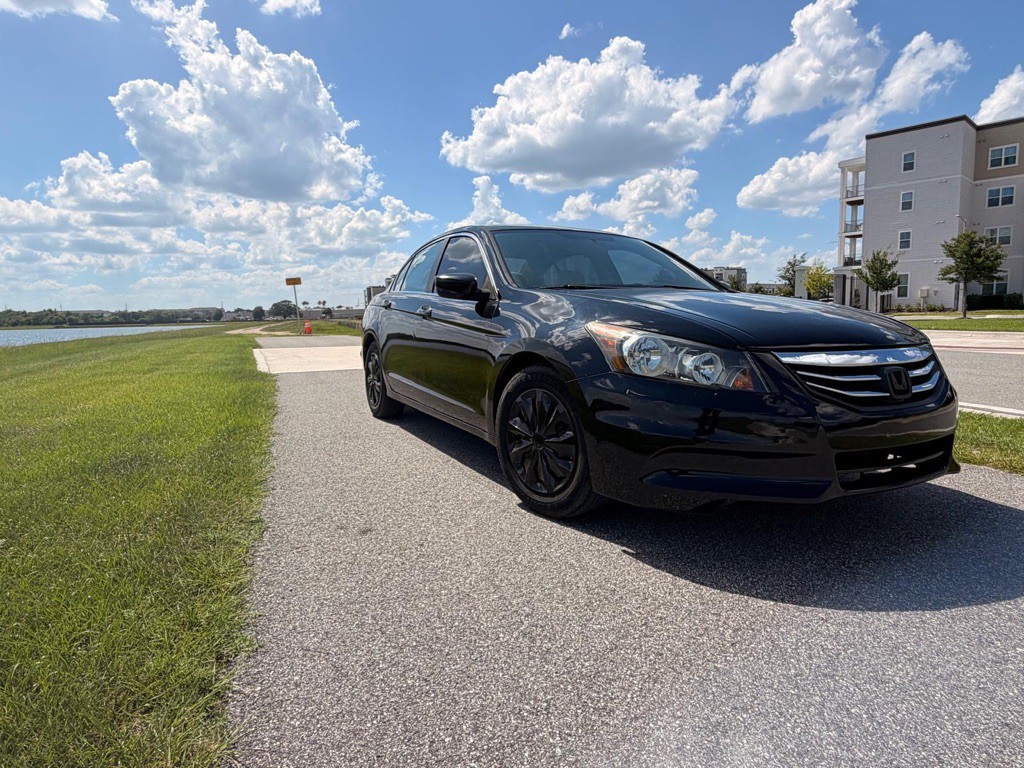 2012 Honda Accord Image 2