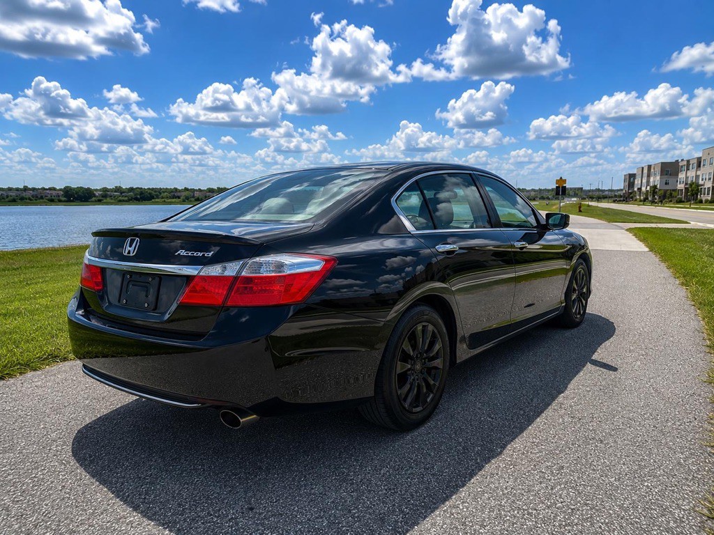 2012 Honda Accord Image 10