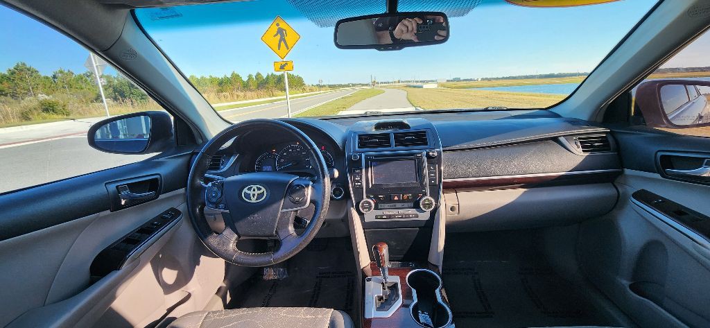 2012 Toyota Camry Image 12