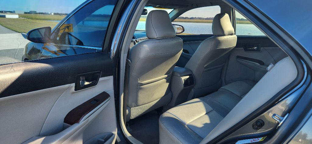 2012 Toyota Camry Image 16