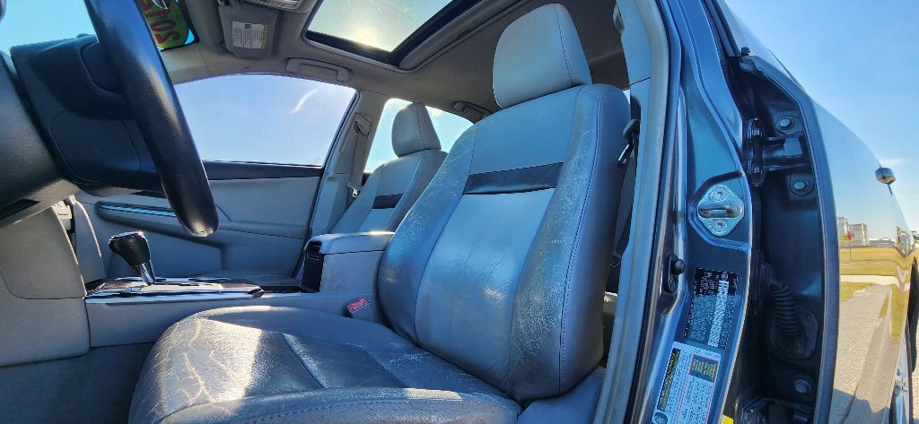 2012 Toyota Camry Image 10