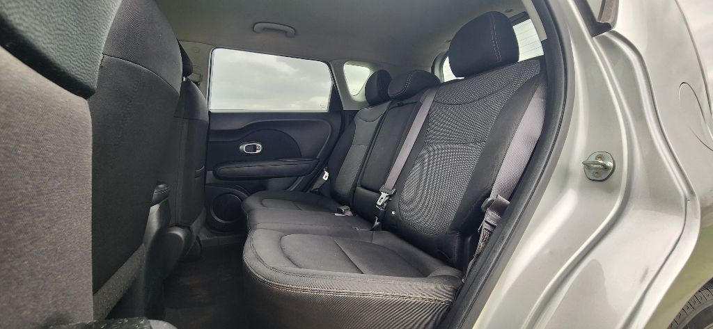 2017 Kia Soul Image 17