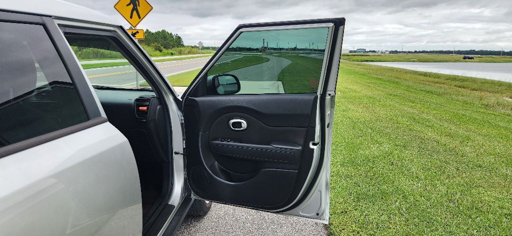 2017 Kia Soul Image 18