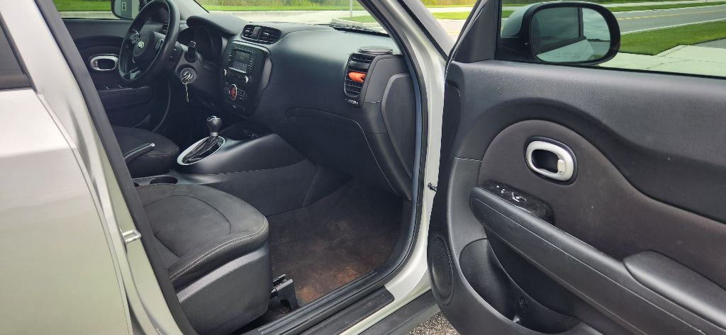 2017 Kia Soul Image 19