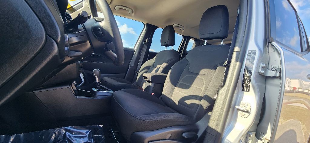 2020 Jeep Renegade Image 11