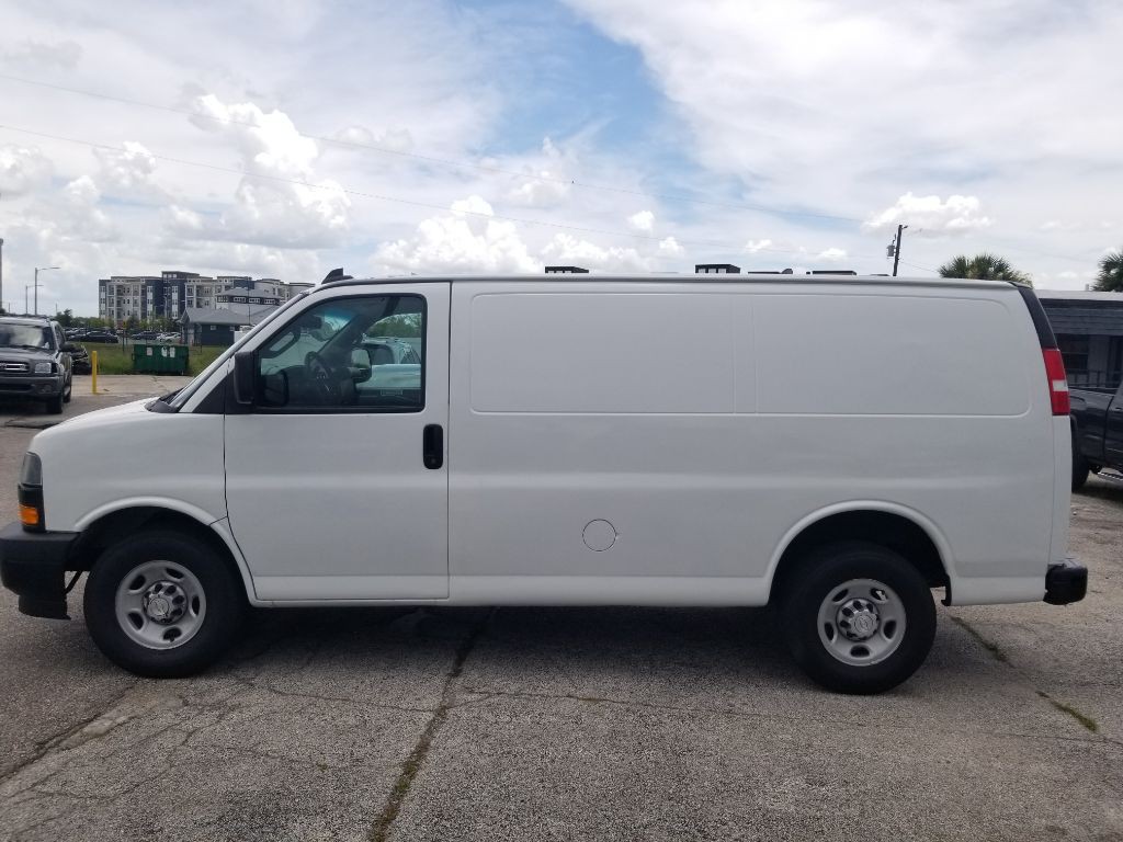 2019 Chevrolet Express Image 3