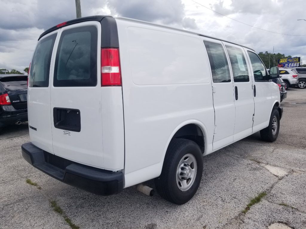 2019 Chevrolet Express Image 6
