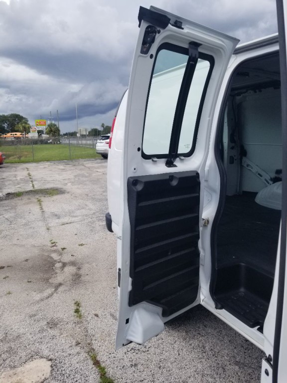 2019 Chevrolet Express Image 9