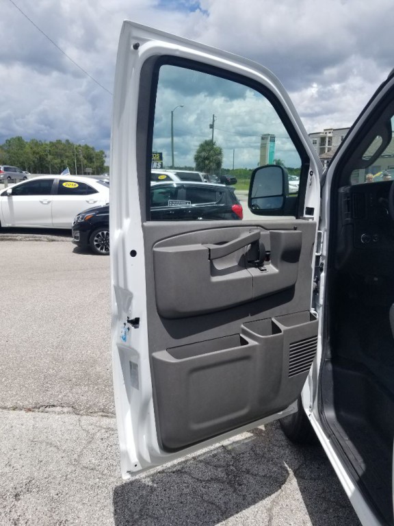 2019 Chevrolet Express Image 12