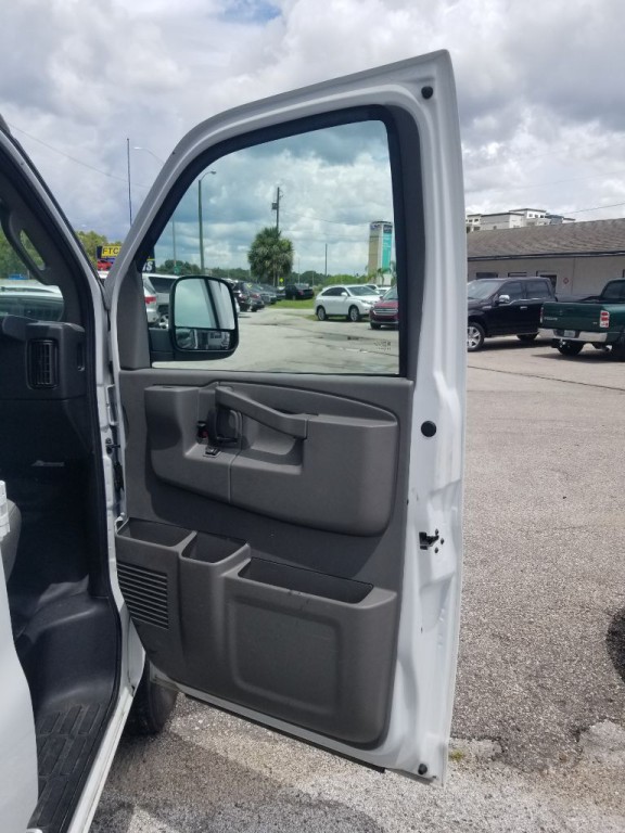 2019 Chevrolet Express Image 19