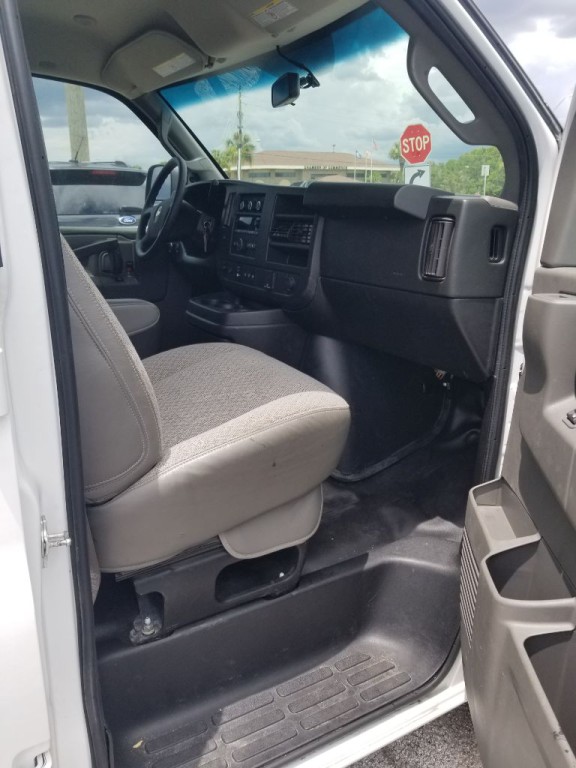 2019 Chevrolet Express Image 20
