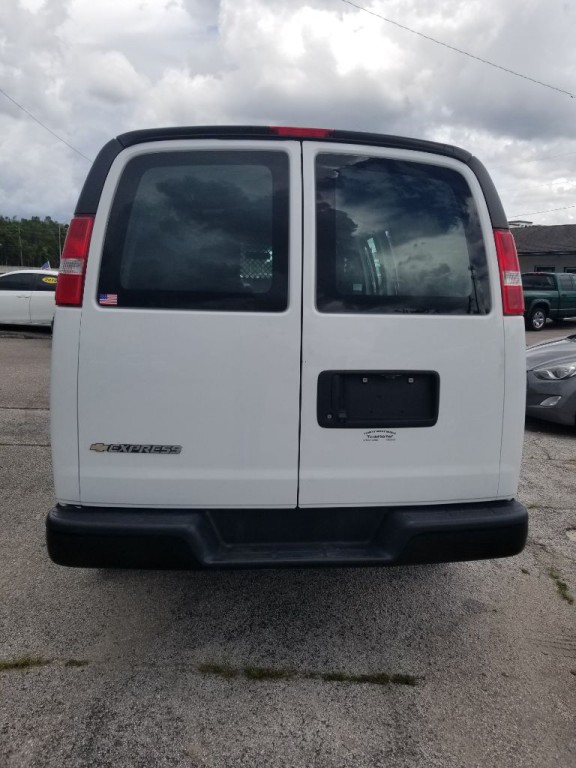 2019 Chevrolet Express Image 4