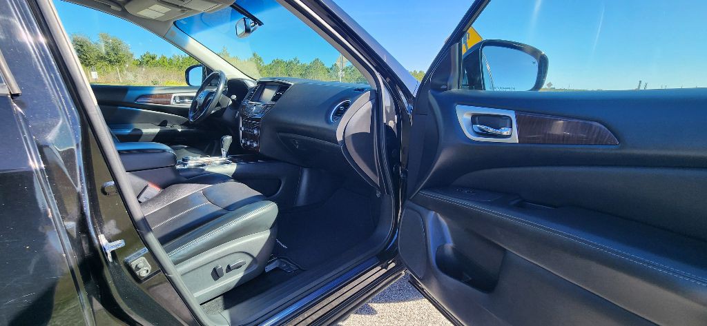 2015 Nissan Pathfinder Image 21