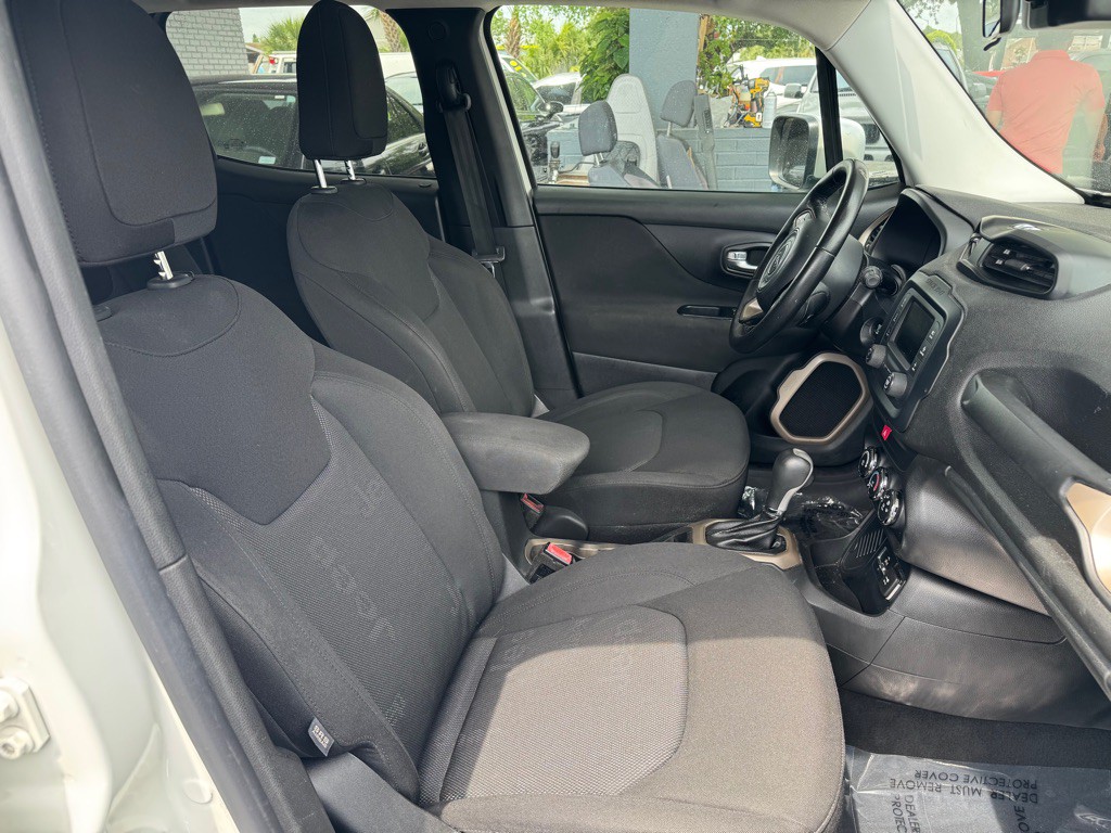 2016 Jeep Renegade Image 10