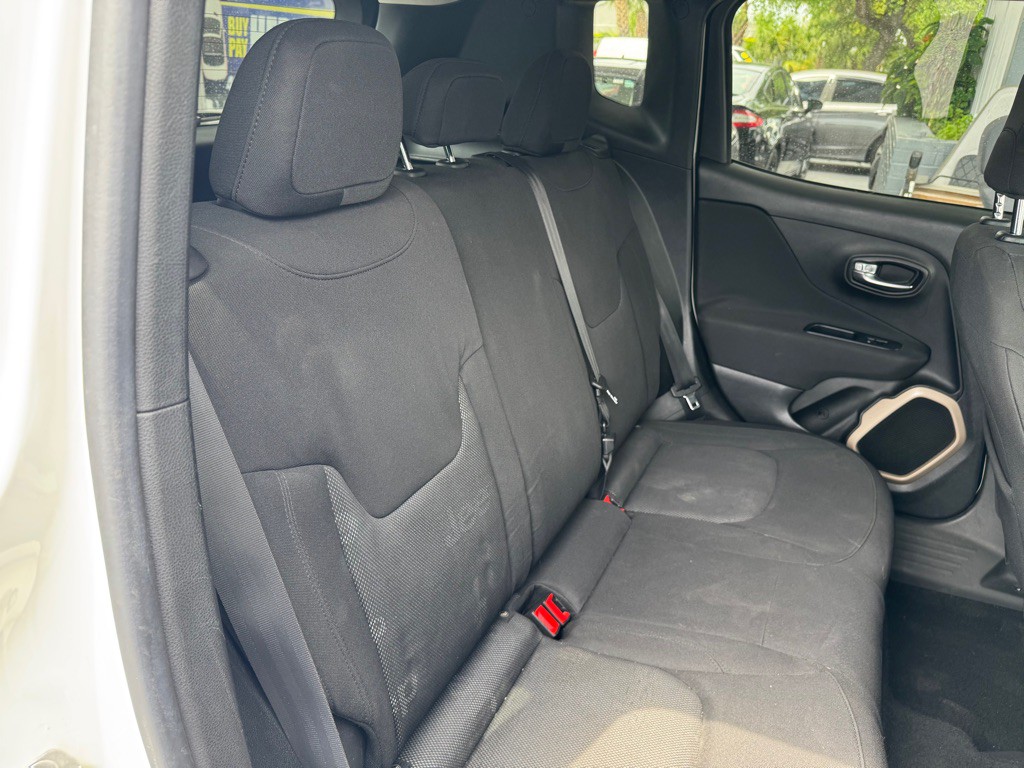 2016 Jeep Renegade Image 11