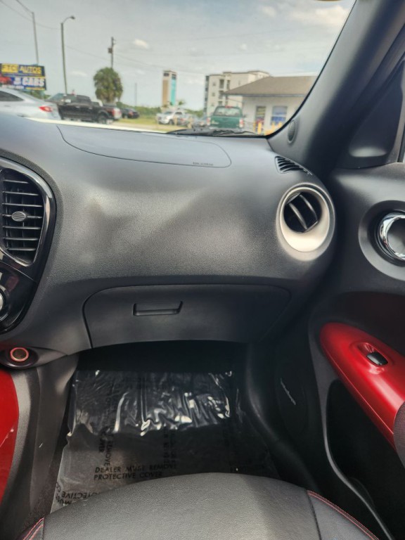 2015 Nissan Juke Image 17