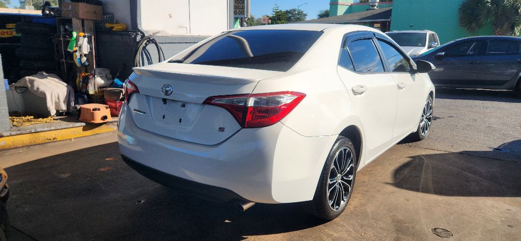 2013 Toyota Corolla Image 2