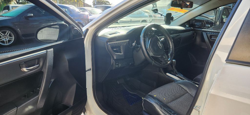 2013 Toyota Corolla Image 19