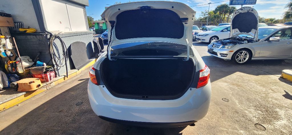 2013 Toyota Corolla Image 25