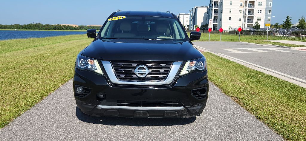 2019 Nissan Pathfinder Image 2