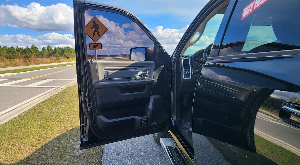 2021 RAM 1500 Image 9