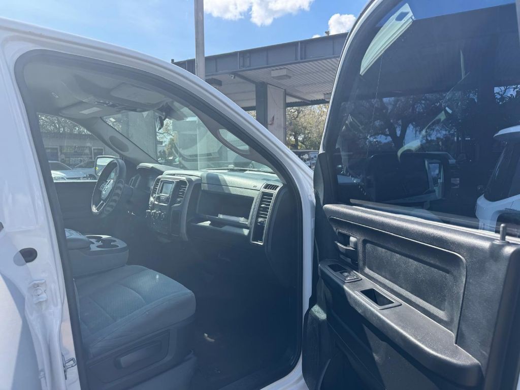 2017 RAM 1500 Image 9