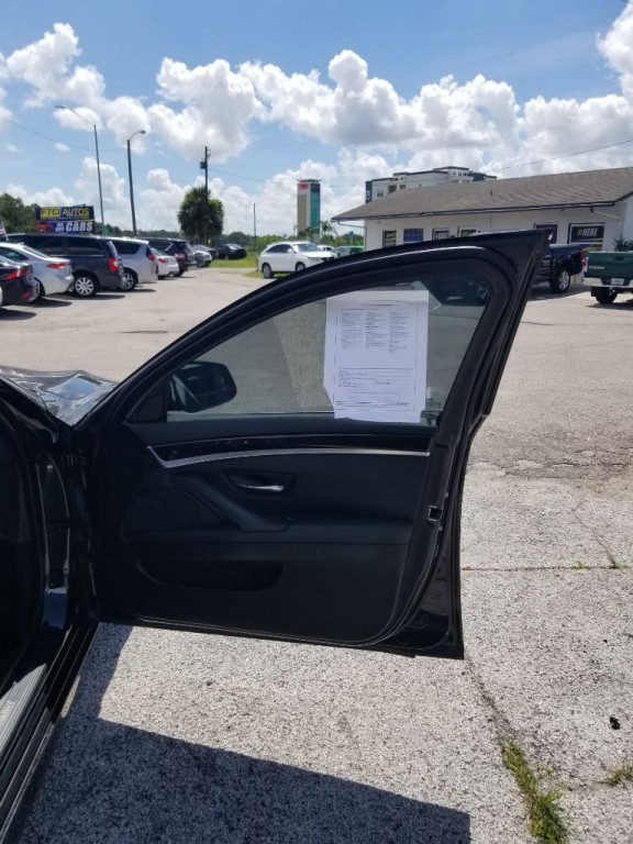 2011 BMW 5 Series Image 10