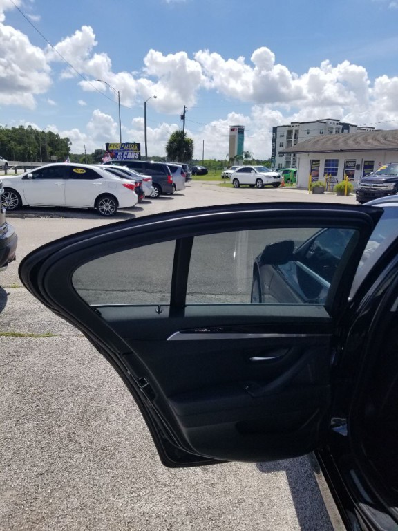 2011 BMW 5 Series Image 11