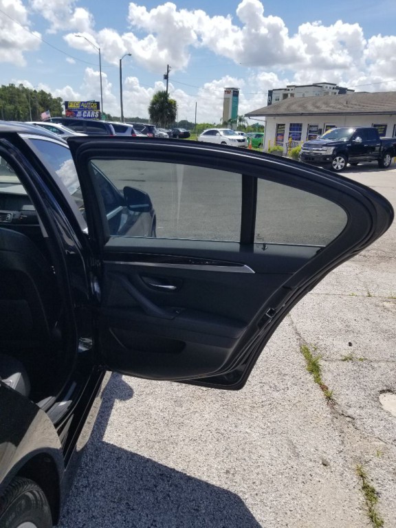 2011 BMW 5 Series Image 12