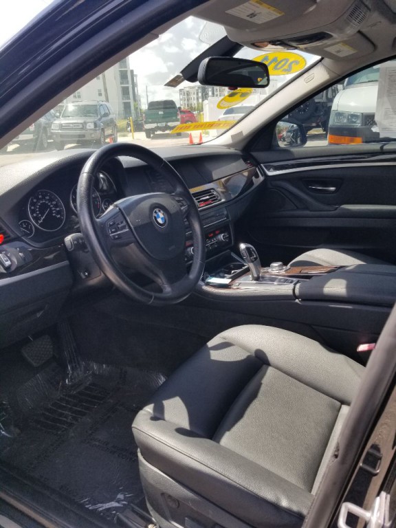 2011 BMW 5 Series Image 15