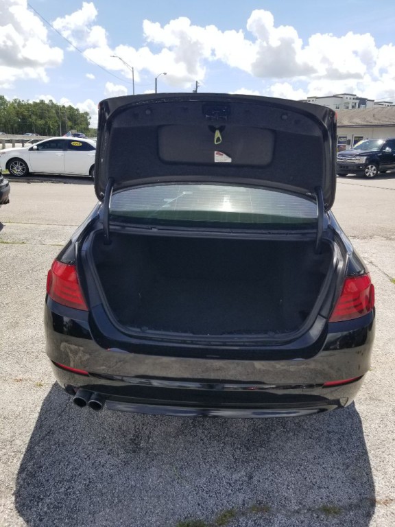 2011 BMW 5 Series Image 21