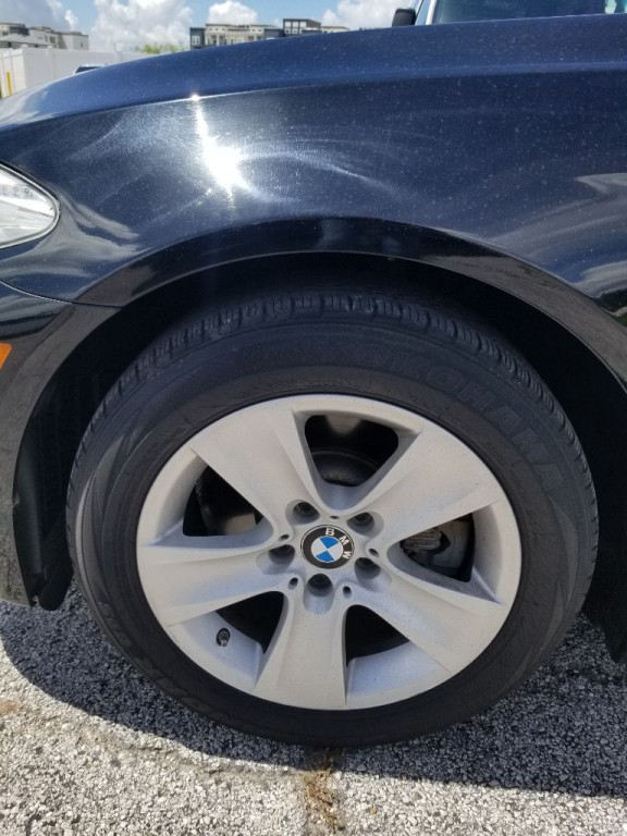 2011 BMW 5 Series Image 22