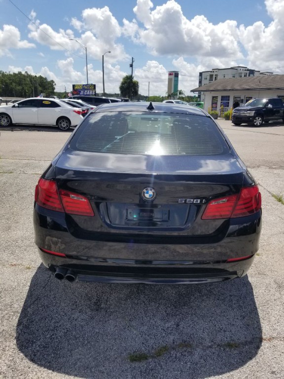 2011 BMW 5 Series Image 6