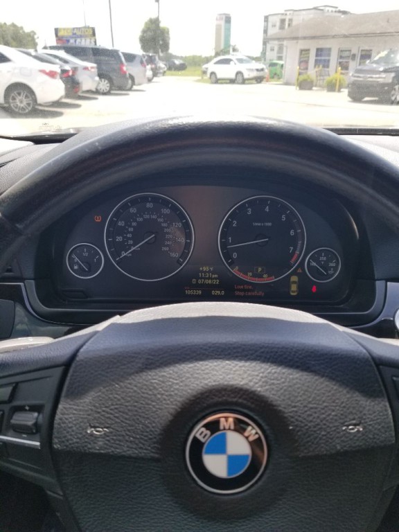 2011 BMW 5 Series Image 11