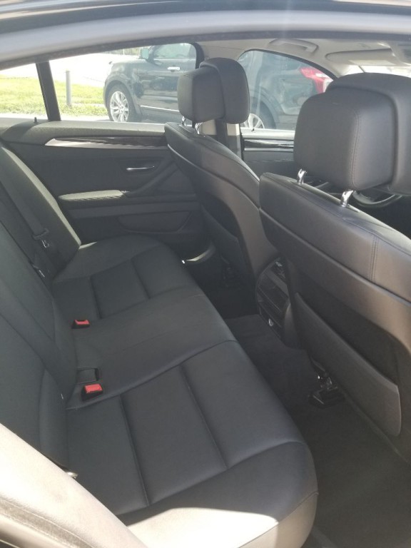 2011 BMW 5 Series Image 19