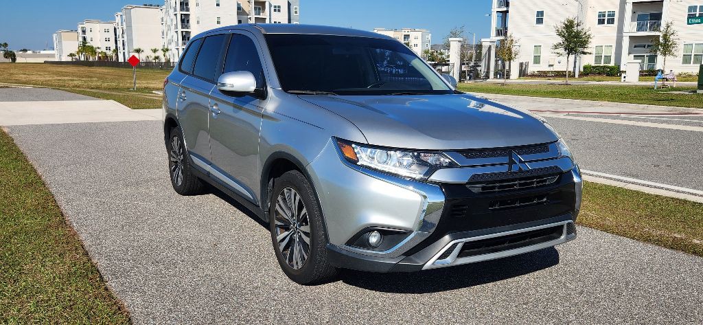 2019 Mitsubishi Outlander Image 3
