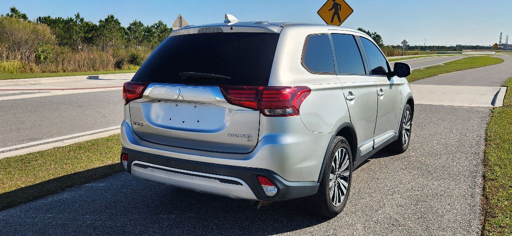 2019 Mitsubishi Outlander Image 5