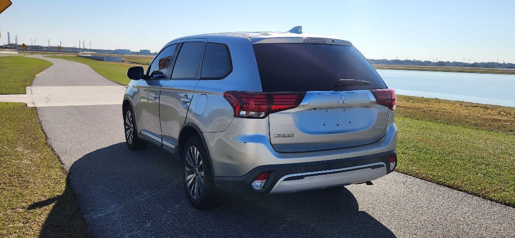 2019 Mitsubishi Outlander Image 7