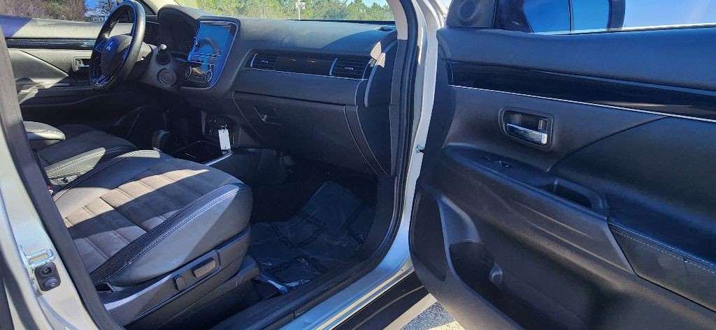 2019 Mitsubishi Outlander Image 19