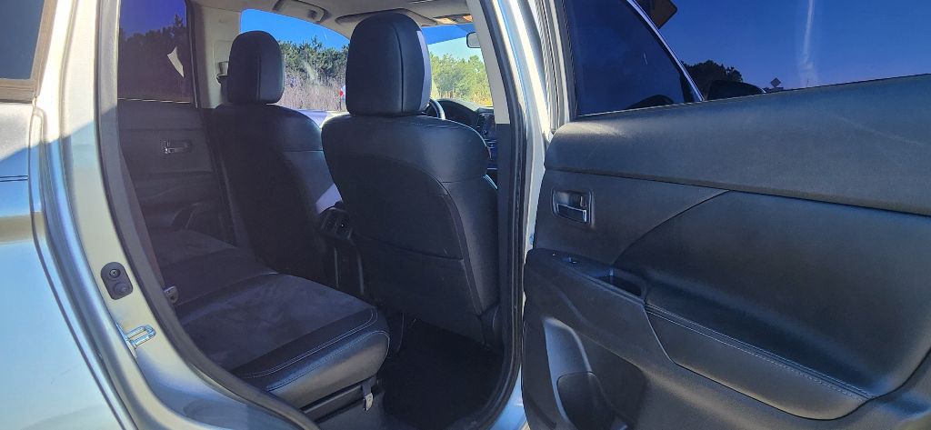 2019 Mitsubishi Outlander Image 22